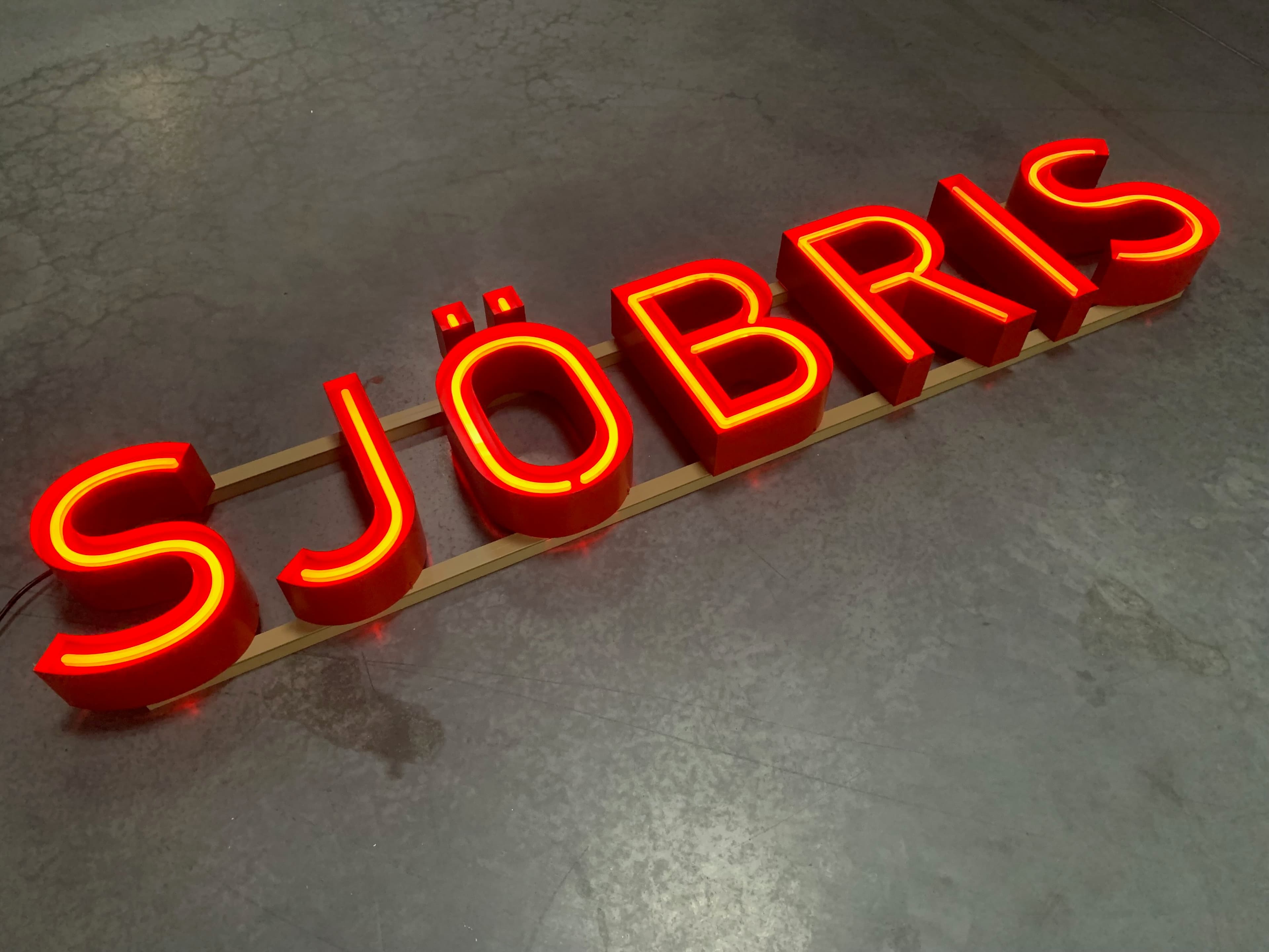 PROFILE 2 Acrylic Neon